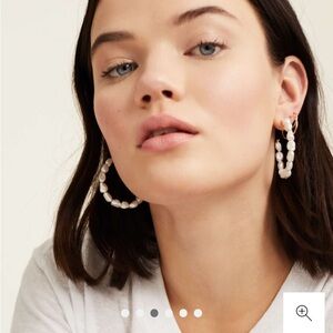 Mejuri bold pearl hoop earring